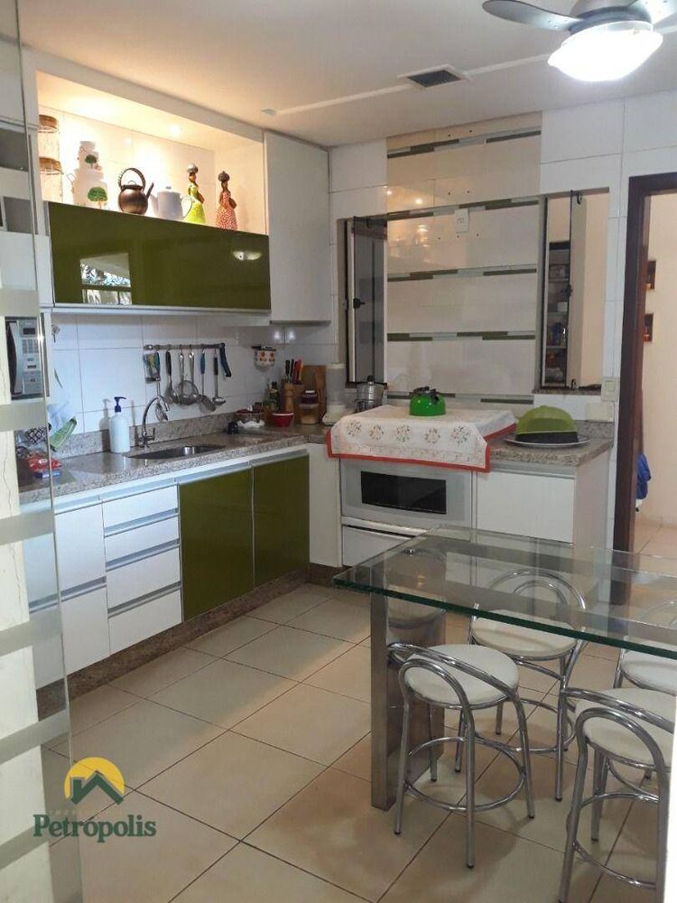 Sobrado à venda com 3 quartos, 160m² - Foto 4