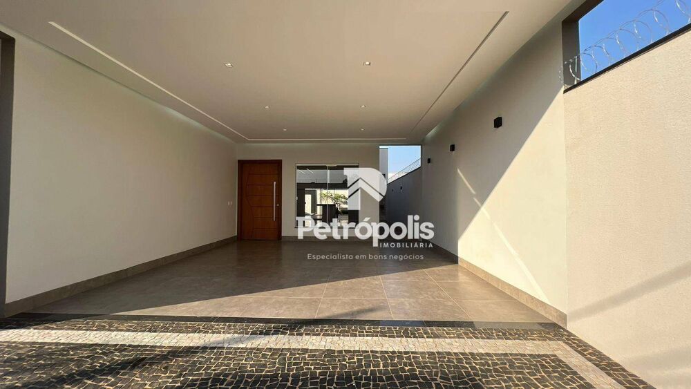 Casa à venda com 3 quartos, 205m² - Foto 2