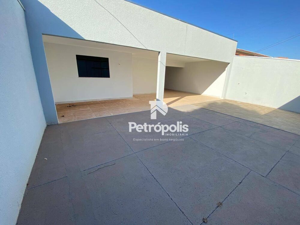 Casa à venda com 2 quartos, 128m² - Foto 2