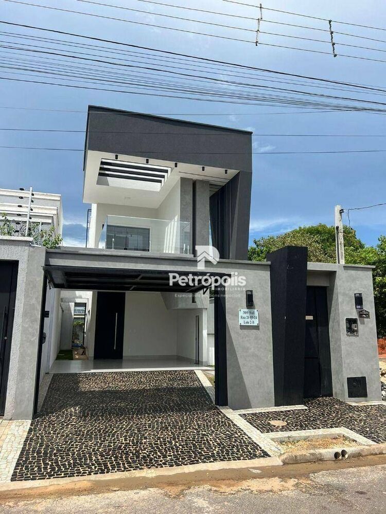 Sobrado à venda com 3 quartos, 200m² - Foto 1
