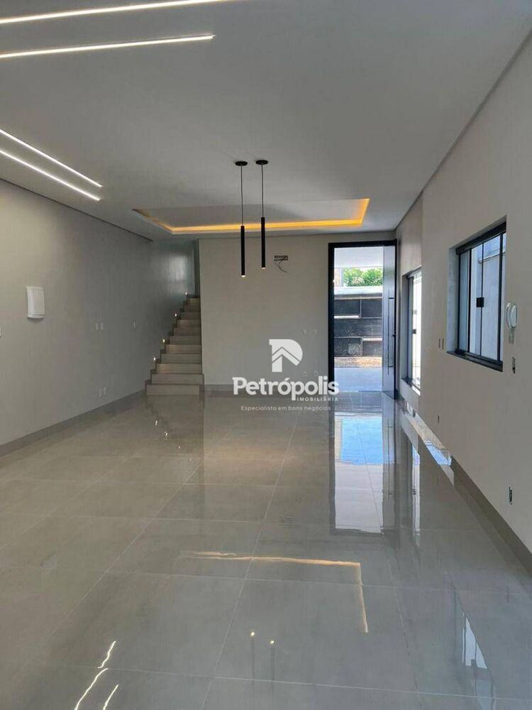 Sobrado à venda com 3 quartos, 200m² - Foto 4