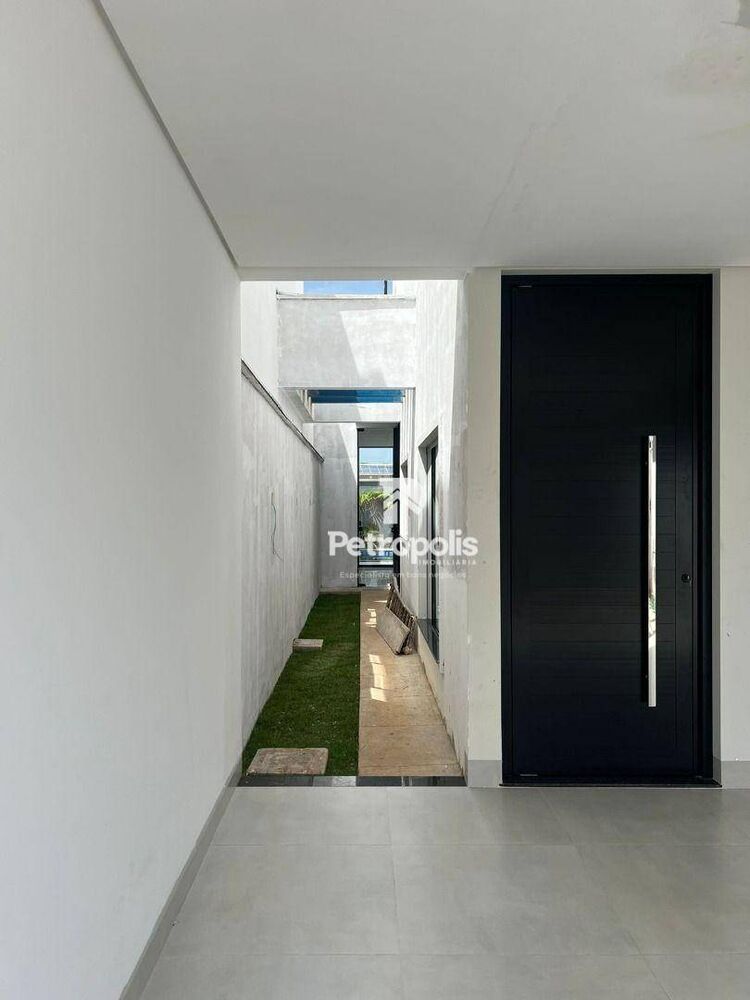 Sobrado à venda com 3 quartos, 200m² - Foto 2