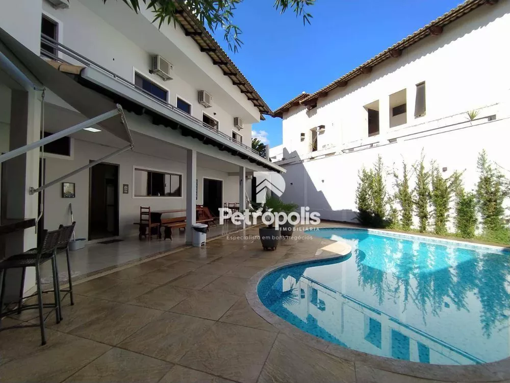 Sobrado, 4 quartos, 369 m² - Foto 1