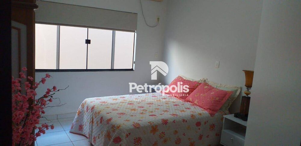 Casa, 3 quartos, 214 m² - Foto 4