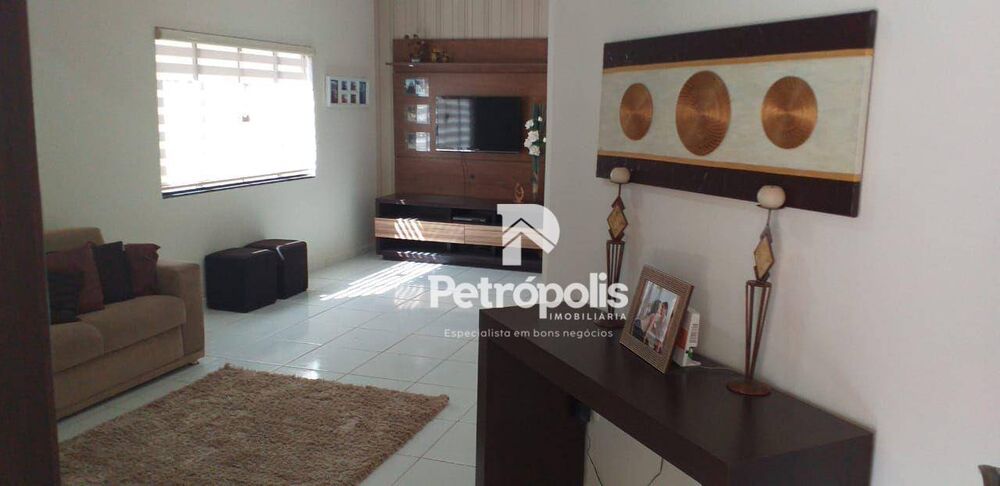 Casa, 3 quartos, 214 m² - Foto 3