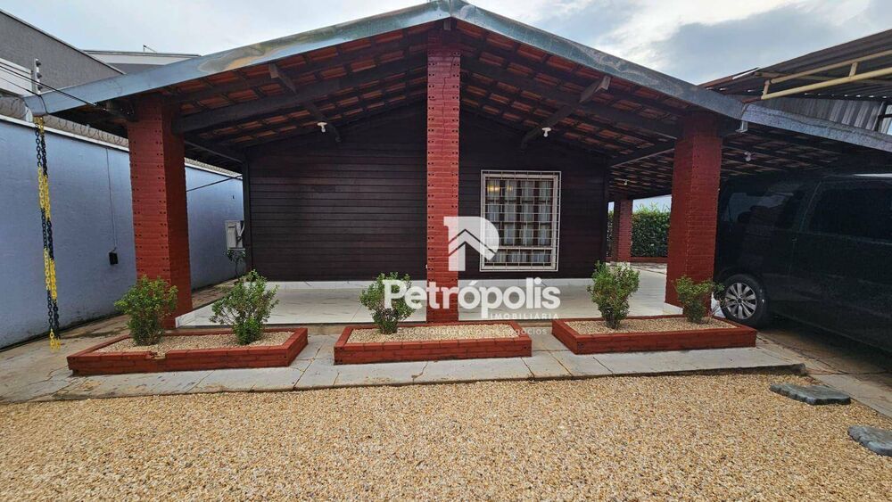 Casa, 4 quartos, 210 m² - Foto 1