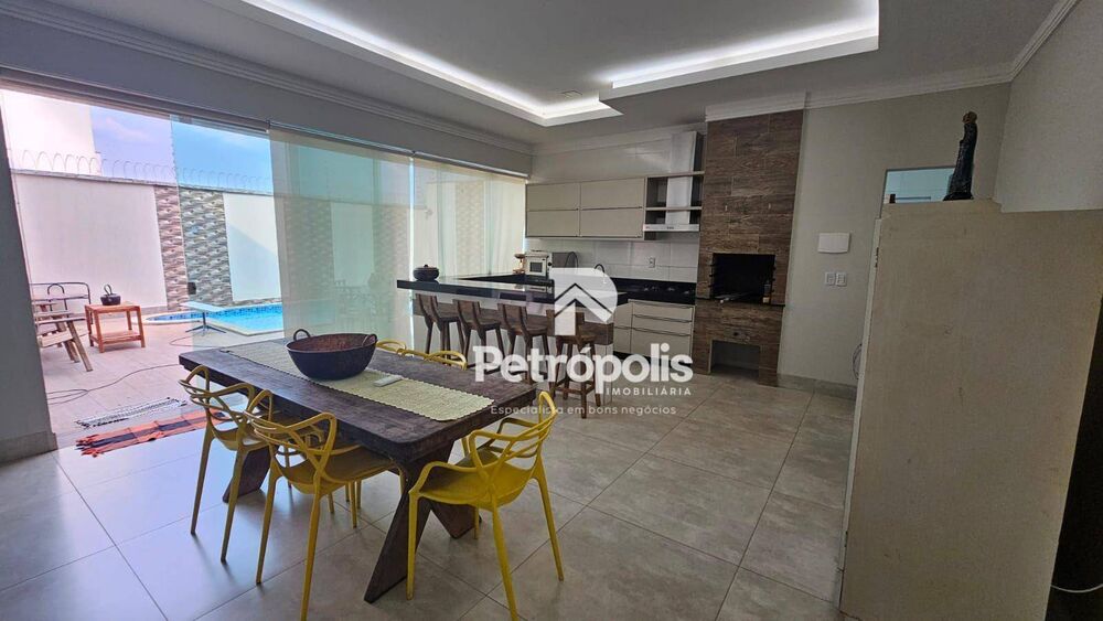 Casa, 3 quartos, 218 m² - Foto 12