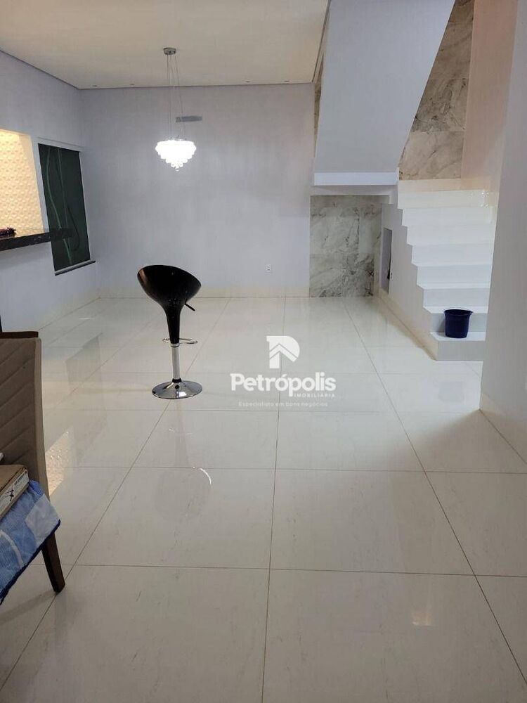 Sobrado, 3 quartos, 247 m² - Foto 3