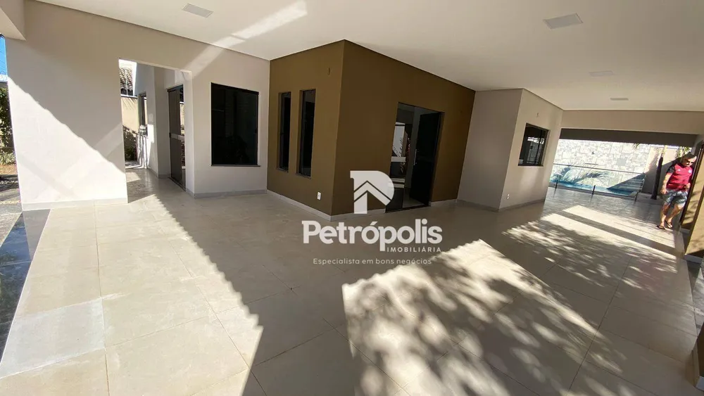 Casa, 3 quartos, 235 m² - Foto 3