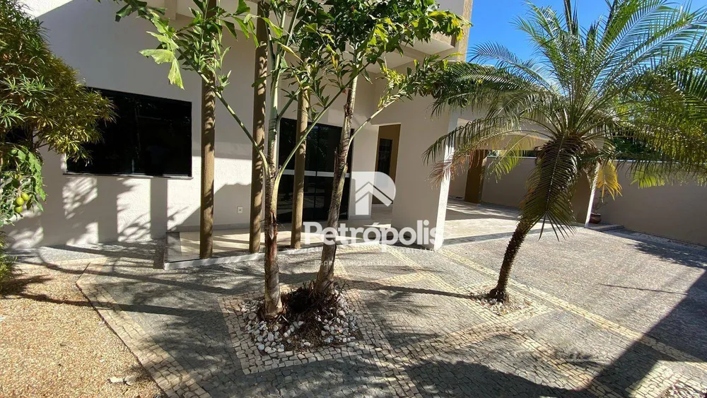 Casa, 3 quartos, 235 m² - Foto 2