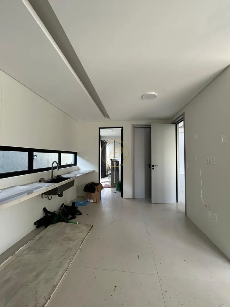 Casa, 4 quartos, 325 m² - Foto 1