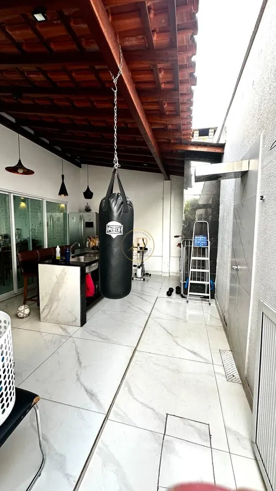 Casa, 4 quartos, 190 m² - Foto 2