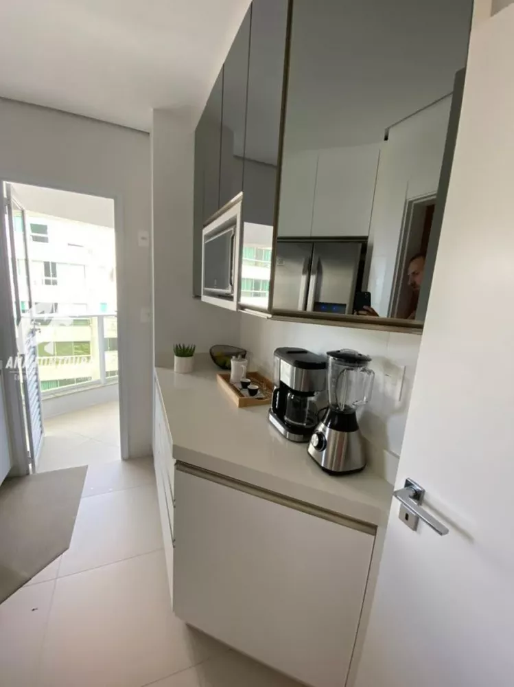 Apartamento à venda com 3 quartos, 206m² - Foto 10