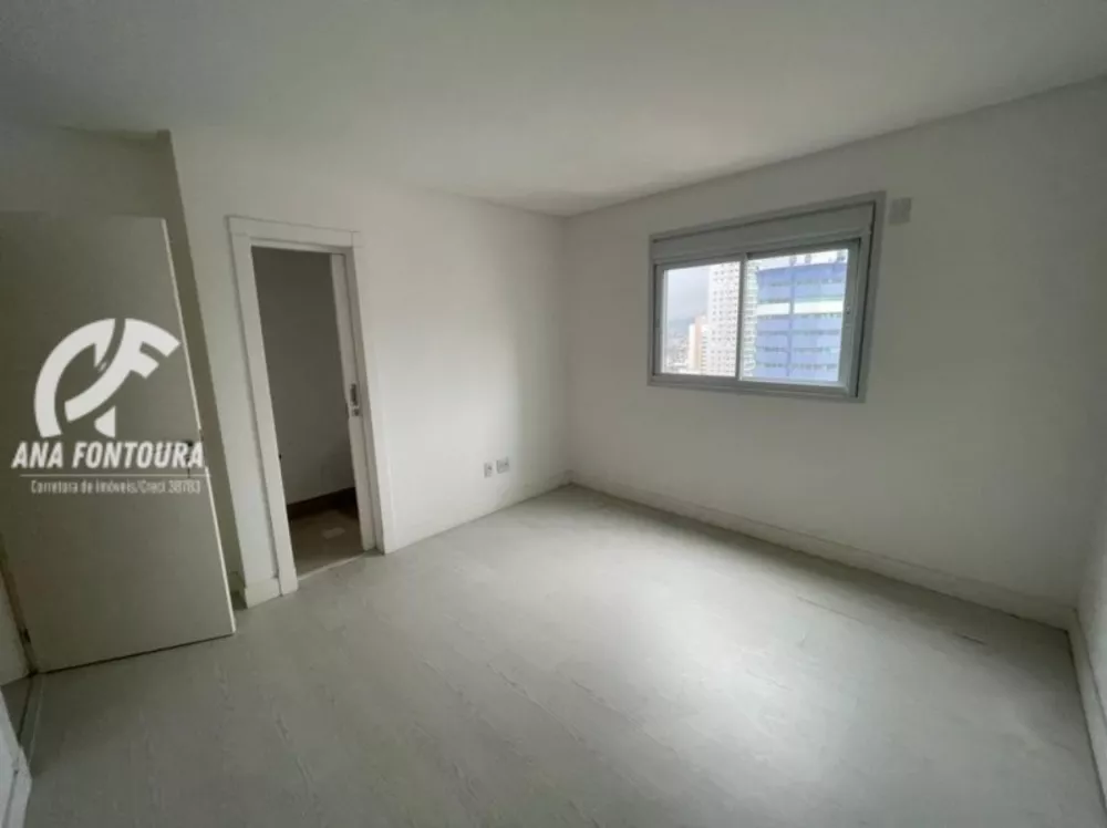 Apartamento à venda com 3 quartos, 133m² - Foto 2