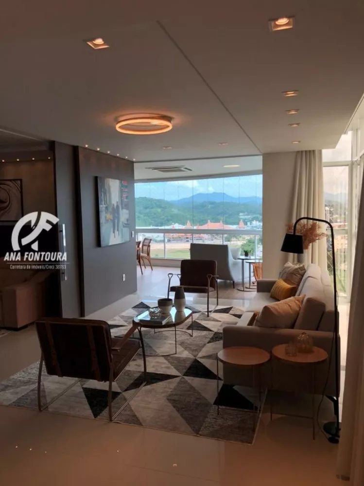 Apartamento à venda com 4 quartos, 284m² - Foto 4