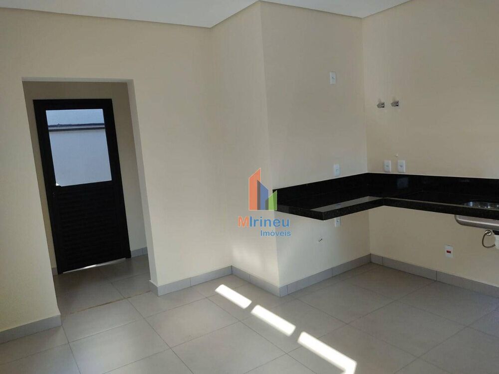 Casa de Condomínio à venda com 3 quartos, 172m² - Foto 2