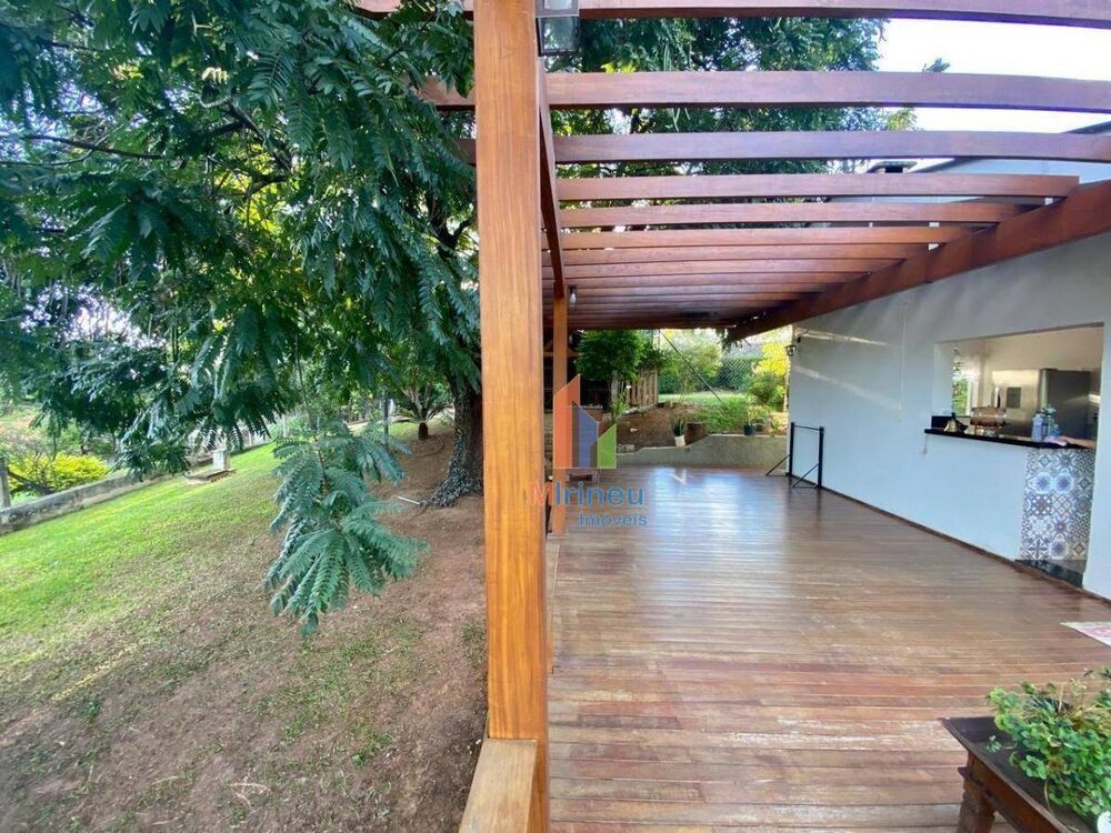 Casa de Condomínio à venda com 3 quartos, 300m² - Foto 2