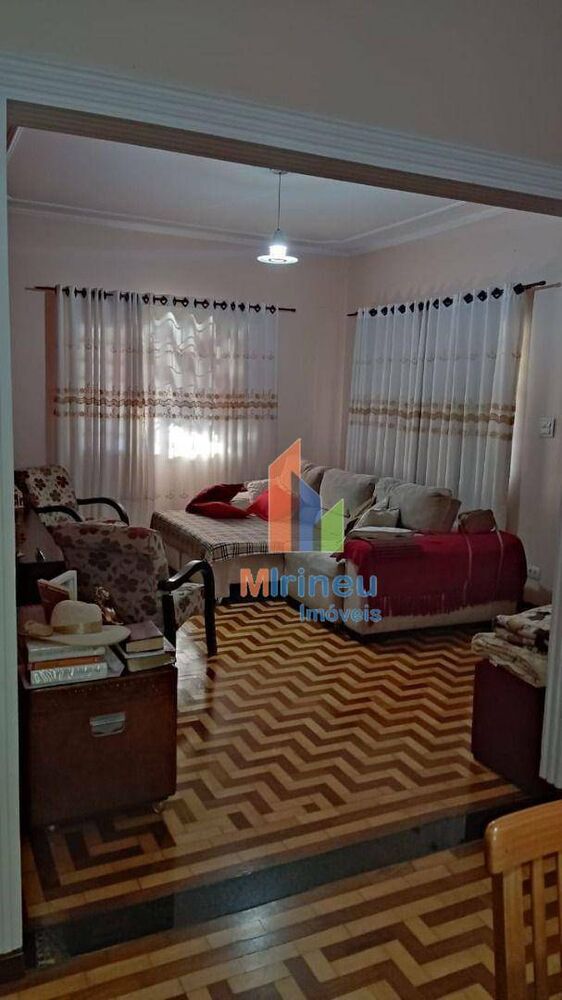 Casa, 3 quartos, 210 m² - Foto 1