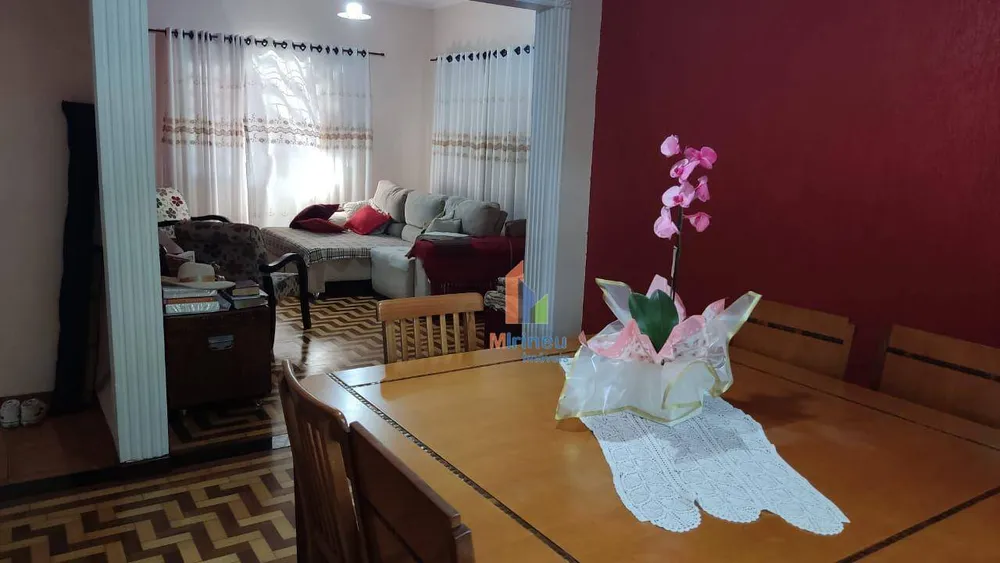 Casa, 3 quartos, 210 m² - Foto 2