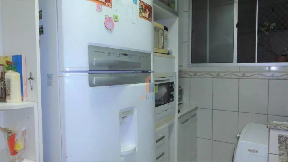 Apartamento à venda com 3 quartos, 60m² - Foto 4