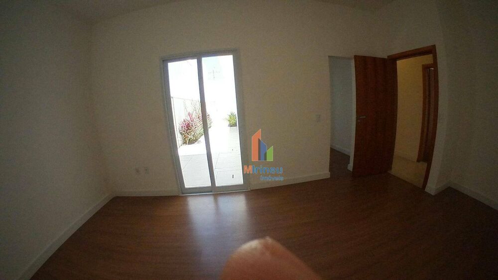 Casa de Condomínio à venda com 3 quartos, 184m² - Foto 2