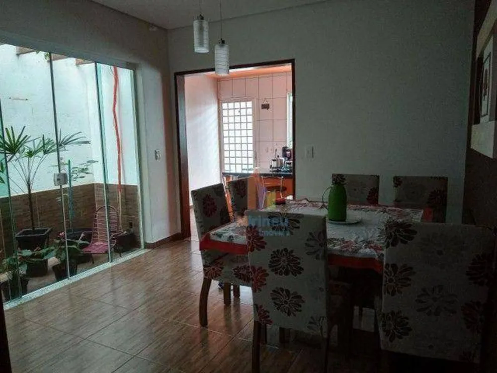 Casa, 2 quartos, 177 m² - Foto 1