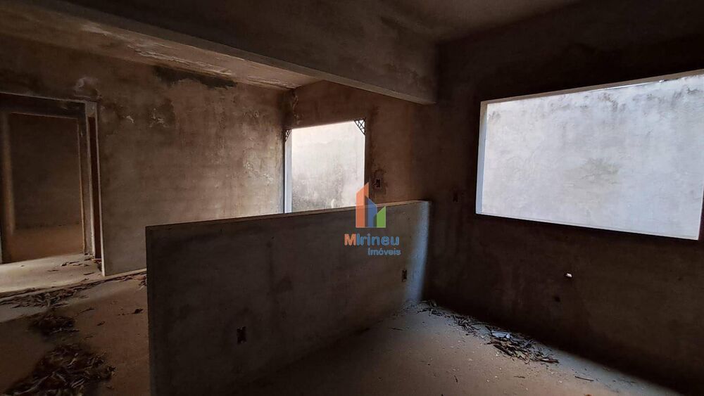 Casa à venda com 2 quartos, 99m² - Foto 2