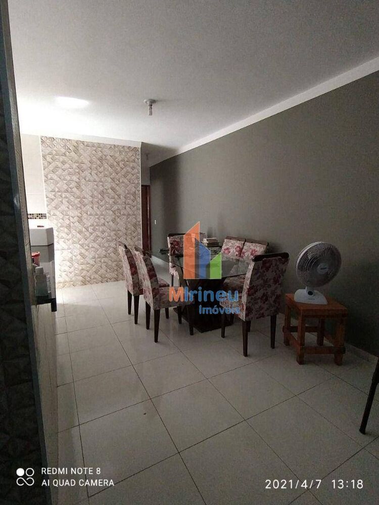Casa à venda com 3 quartos, 135m² - Foto 1