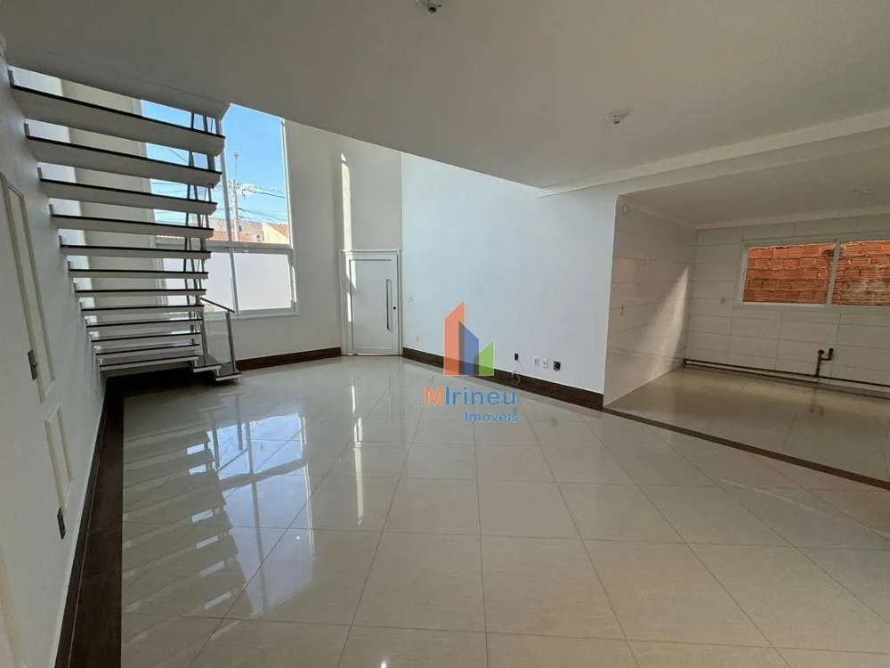 Casa, 3 quartos, 113 m² - Foto 2
