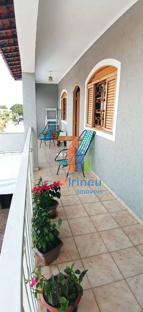 Casa, 4 quartos, 215 m² - Foto 1