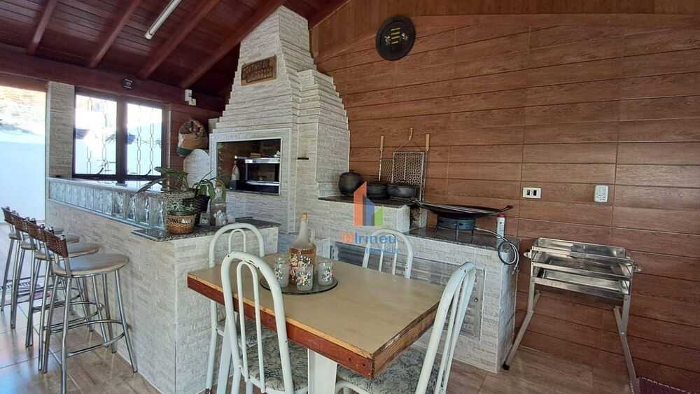 Casa, 4 quartos, 300 m² - Foto 1