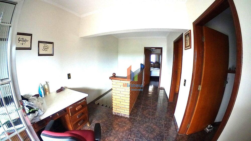 Casa à venda com 3 quartos, 250m² - Foto 8