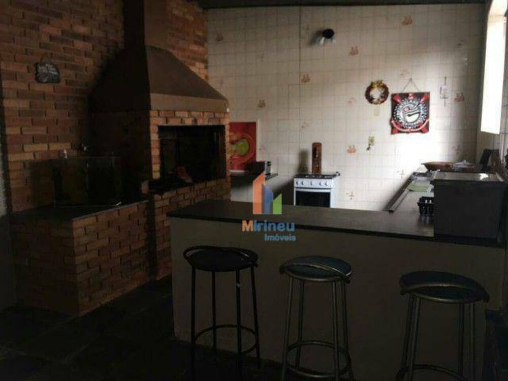 Casa à venda com 4 quartos, 262m² - Foto 7