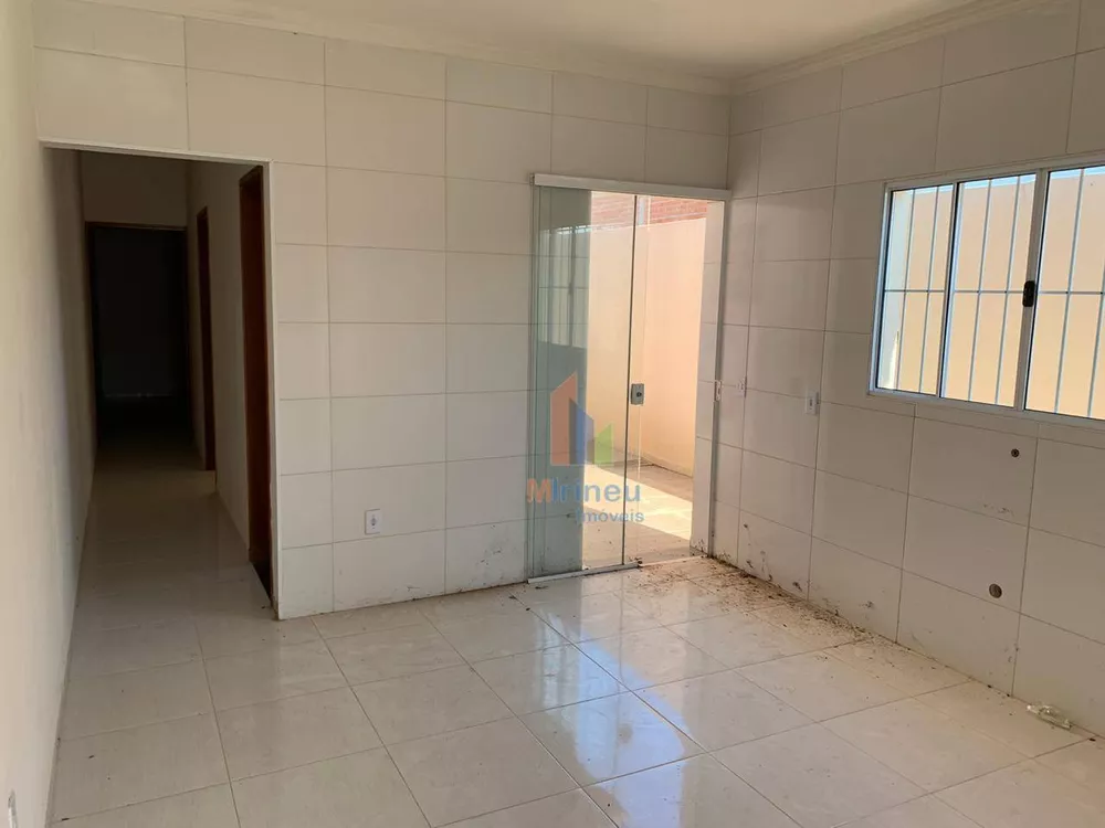 Casa à venda com 2 quartos, 65m² - Foto 3