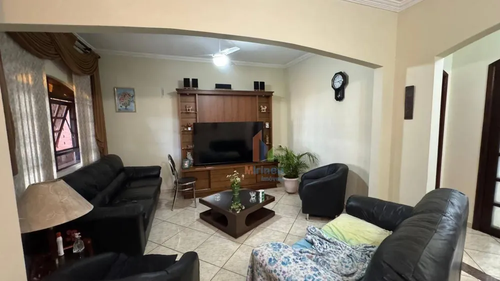 Casa, 3 quartos, 183 m² - Foto 2