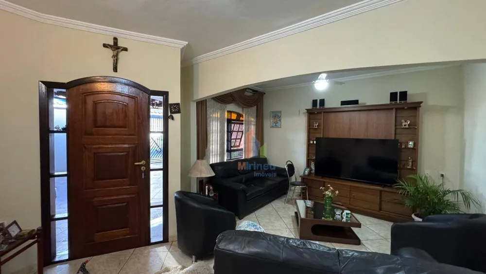 Casa, 3 quartos, 183 m² - Foto 1