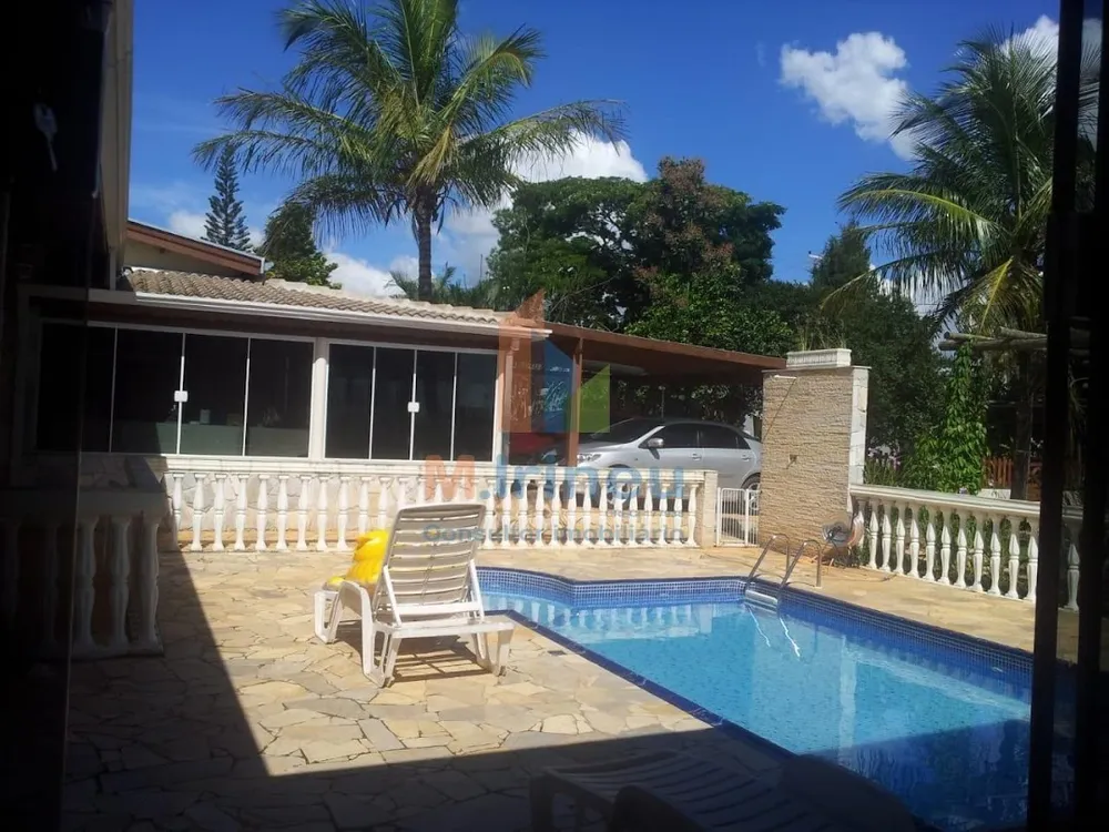 Chácara, 3 quartos, 1050 m² - Foto 1