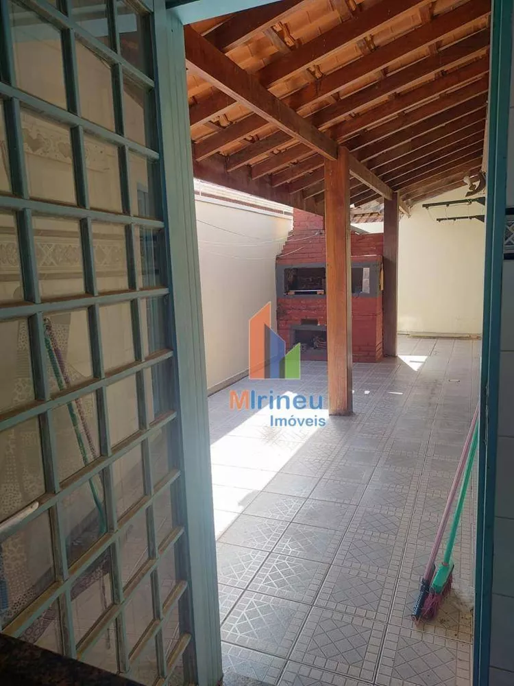 Casa à venda e aluguel com 4 quartos, 180m² - Foto 4