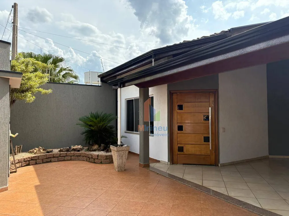 Casa, 4 quartos, 208 m² - Foto 1