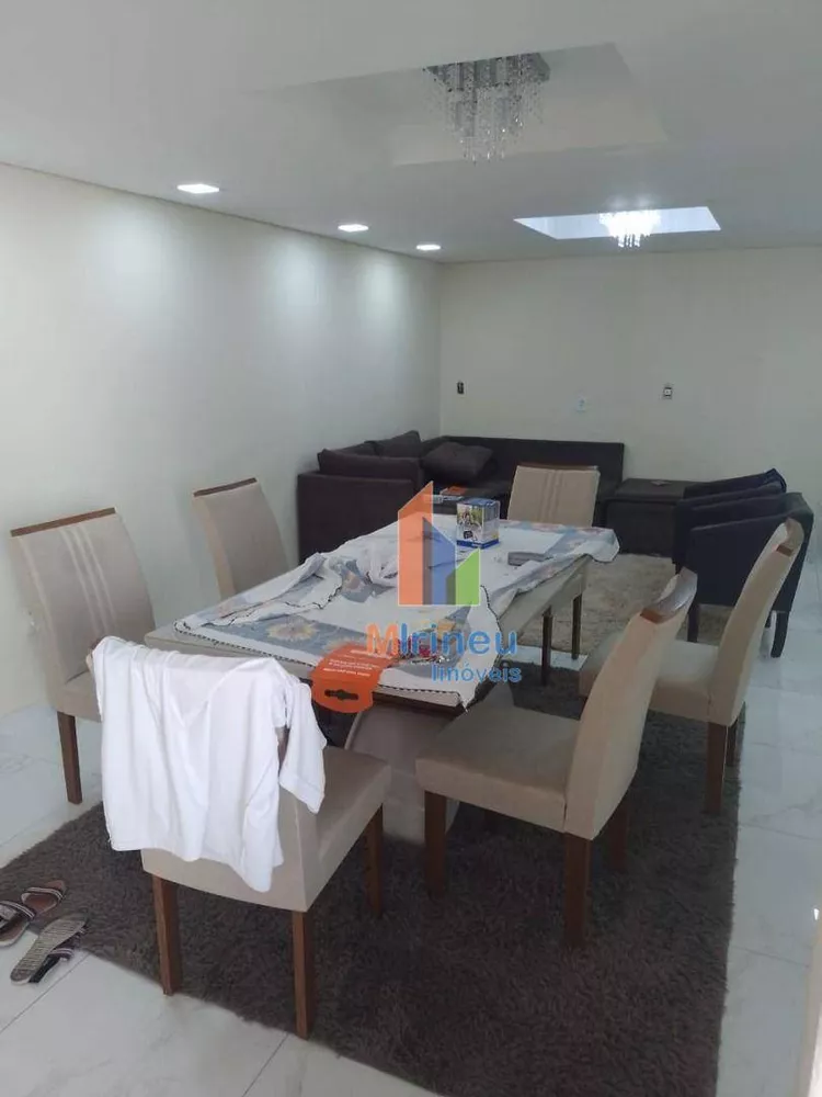 Casa à venda com 3 quartos, 300m² - Foto 3