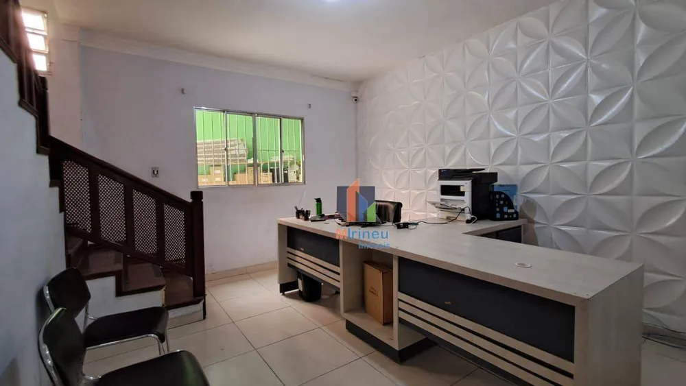 Casa, 4 quartos, 267 m² - Foto 2