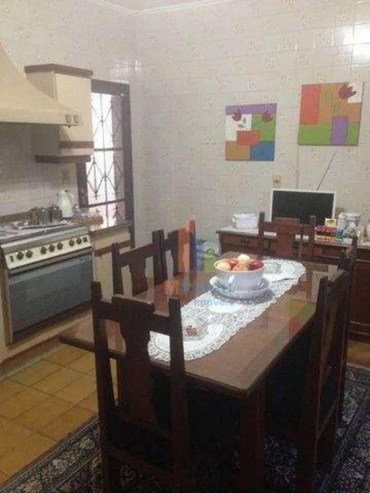 Casa à venda com 3 quartos, 181m² - Foto 2