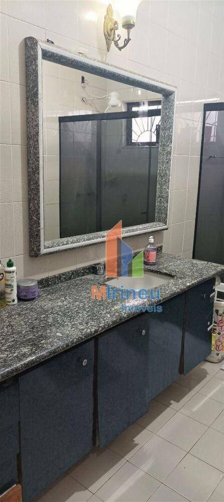 Casa, 3 quartos, 230 m² - Foto 1