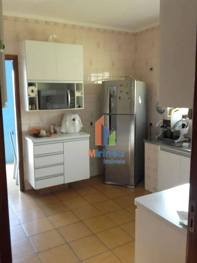 Casa, 3 quartos, 200 m² - Foto 3