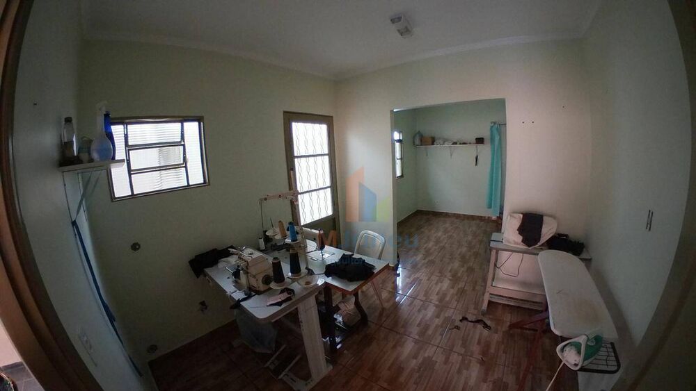 Casa à venda com 2 quartos, 200m² - Foto 8