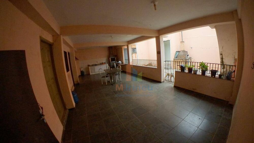 Casa à venda com 2 quartos, 200m² - Foto 7