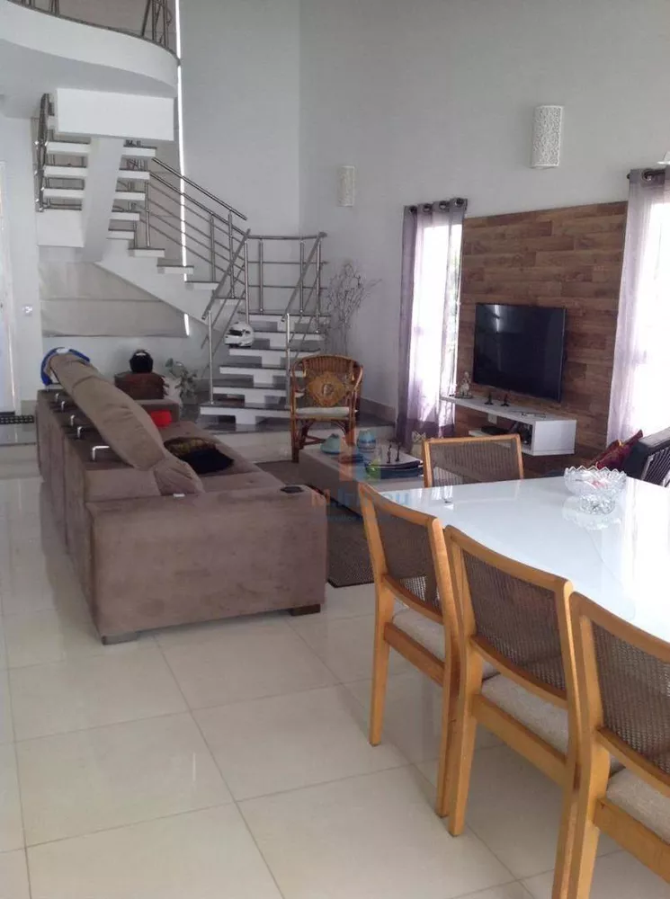 Casa de Condomínio à venda com 3 quartos, 300m² - Foto 2