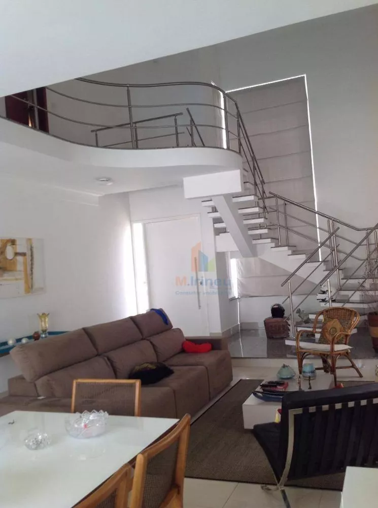 Casa de Condomínio à venda com 3 quartos, 300m² - Foto 1