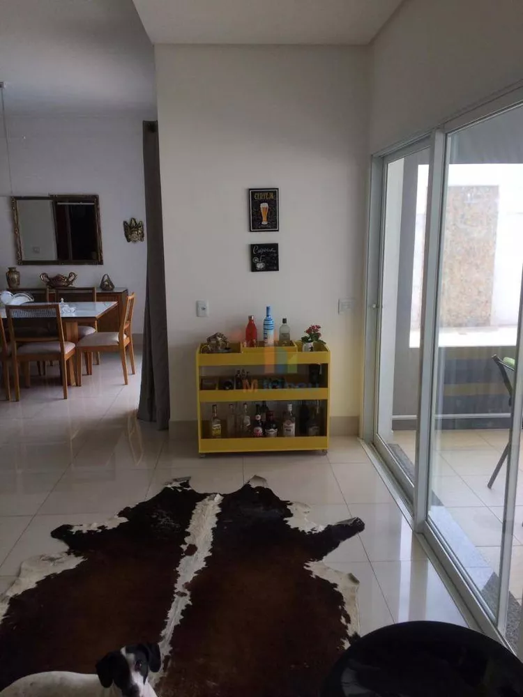 Casa de Condomínio à venda com 3 quartos, 300m² - Foto 4