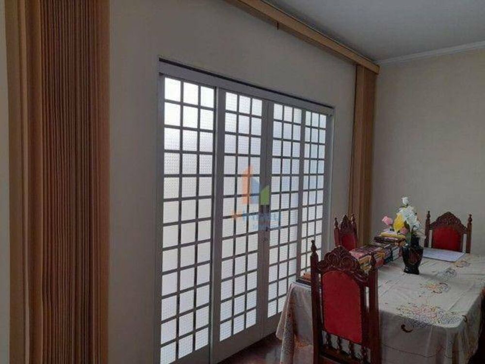 Casa, 5 quartos, 245 m² - Foto 4